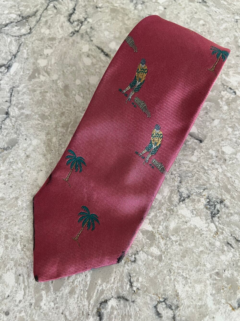Vintage David Wood Golf Themed 100% Silk Neck Tie Pink Palm Trees & Golfer JL
